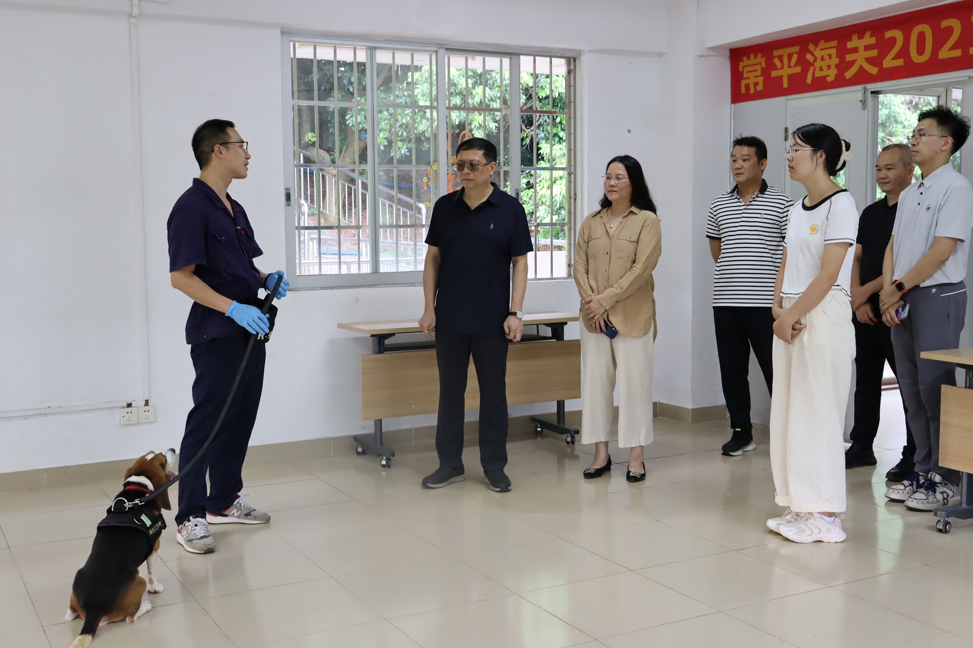廣東省科技廳實驗室與平臺基地處彭丹調研員一行到廣藥研究總院國家犬類實驗動物資源庫考察調研